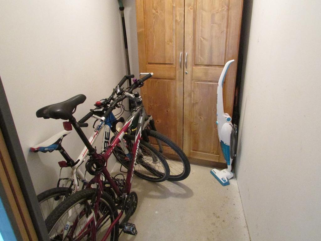 Iris Apartment *